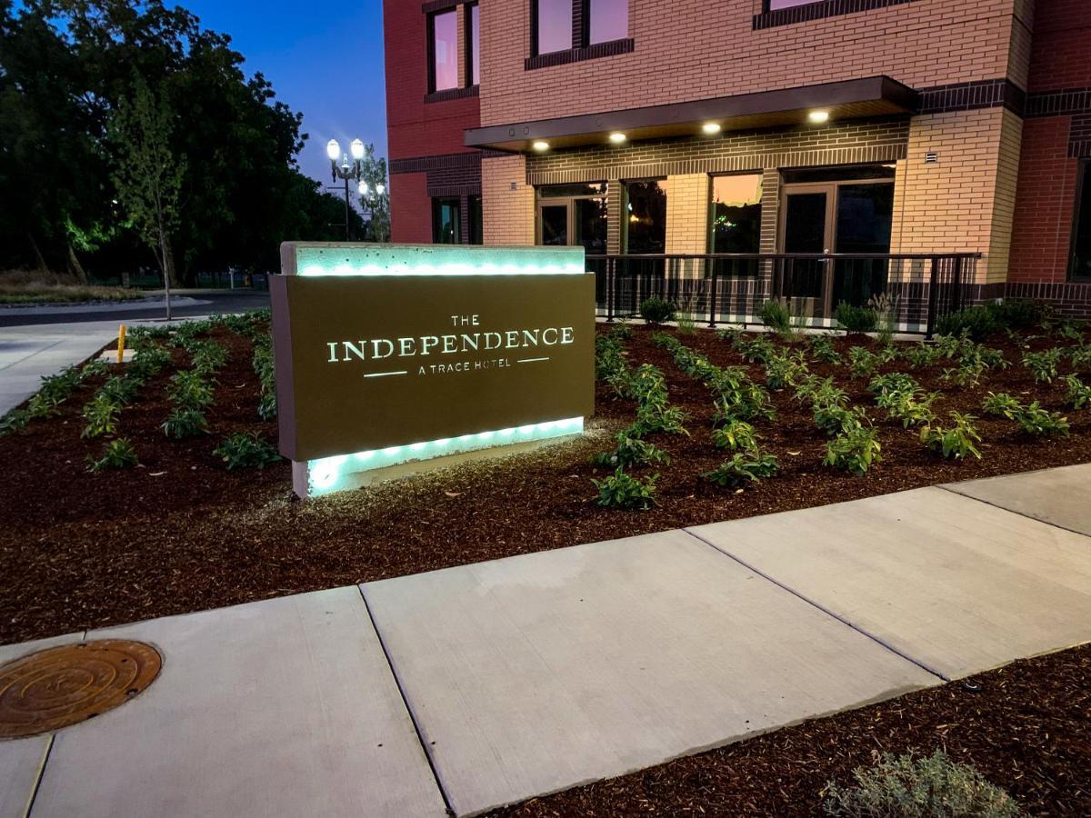 The Independence Hotel エクステリア 写真